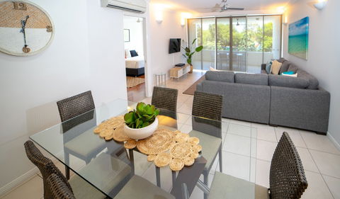 Waters Edge Apartments Cairns - QLD Tourism 1