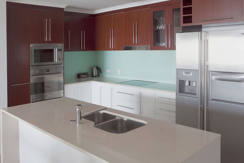 Waters Edge Apartments Cairns - QLD Tourism 2