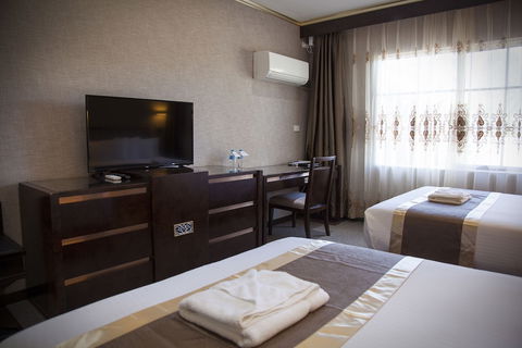 Eltham Gateway Hotel - Queensland Tourism 5