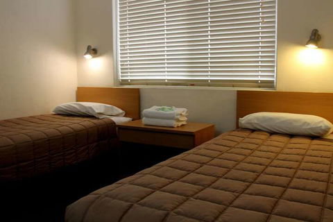 Armidale Motel - QLD Tourism 3