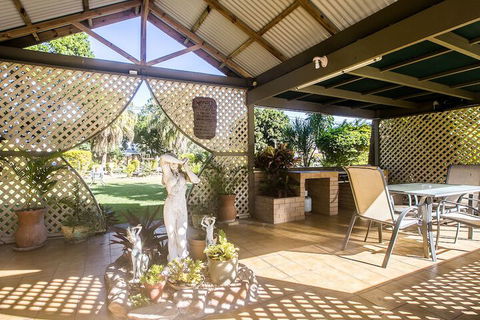 Iluka Motel - QLD Tourism 1