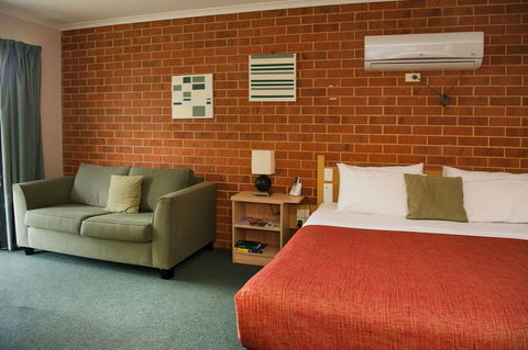 Rose Garden Motel - Queensland Tourism 5
