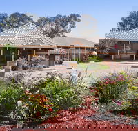 The Standpipe Golf Motor Inn - Queensland Tourism