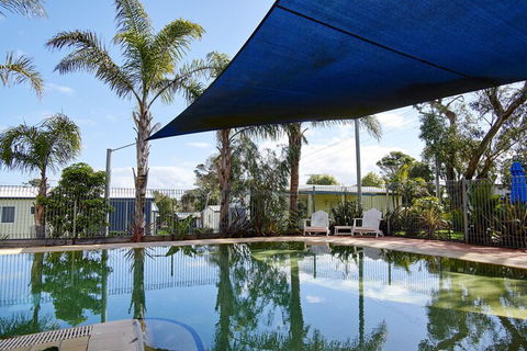 Amaroo Holiday Park - Queensland Tourism 6