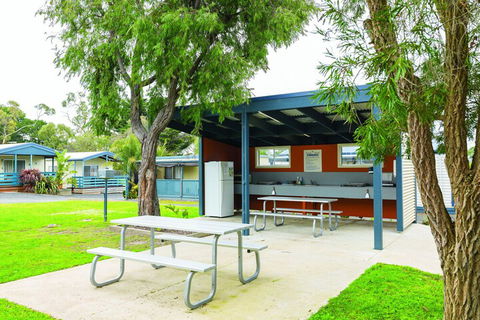 Amaroo Holiday Park - Queensland Tourism 1