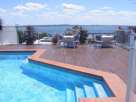 Nelson Towers Motel & Apartments - QLD Tourism 0