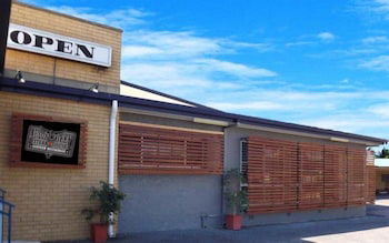 High Street Motor Inn - QLD Tourism 0