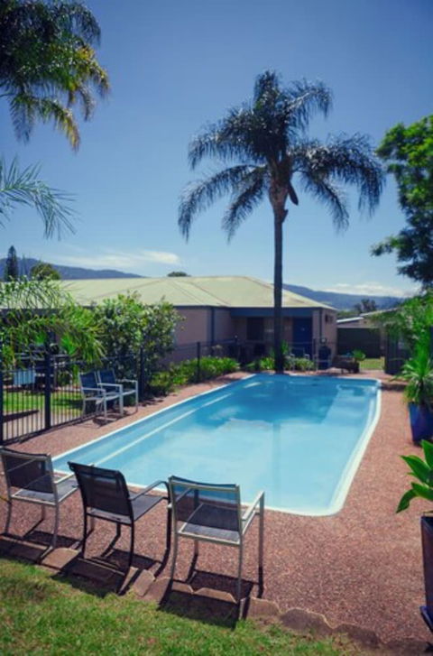 Balan Village Motel - Queensland Tourism 1