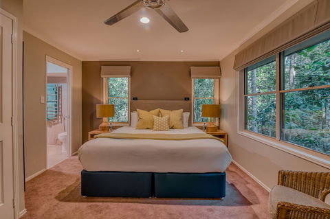 Narrows Escape Rainforest Retreat - Queensland Tourism 6