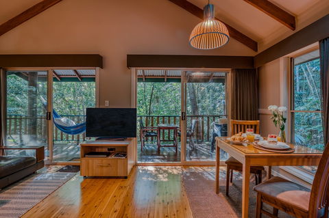 Narrows Escape Rainforest Retreat - Queensland Tourism 2
