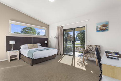 Quality Suites Point Cook Seasons 5 - Queensland Tourism 5
