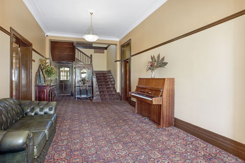 The Grand View Hotel - QLD Tourism 1