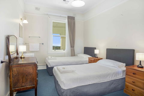 The Grand View Hotel - QLD Tourism 5