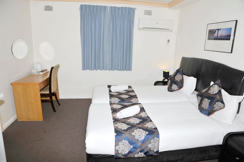 Northshore Hotel - QLD Tourism 6
