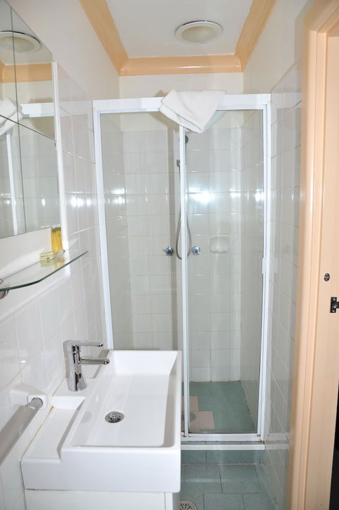Northshore Hotel - QLD Tourism 3