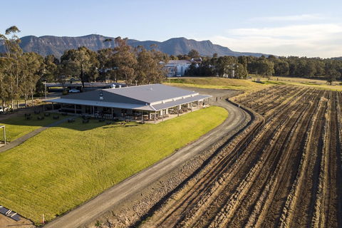 Hunter Valley Resort - Queensland Tourism 3