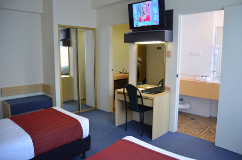 Devere Hotel - QLD Tourism 6