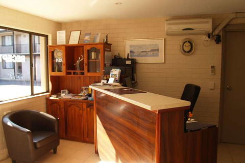 Pigeon House Motor Inn - QLD Tourism 7