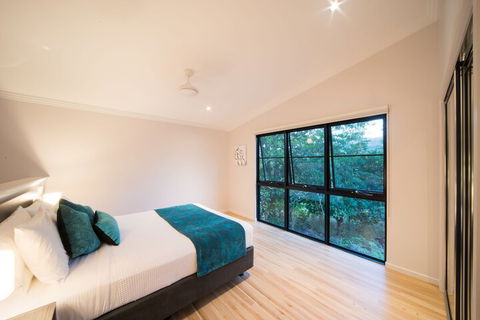 Seclude Rainforest Retreat - Queensland Tourism 6
