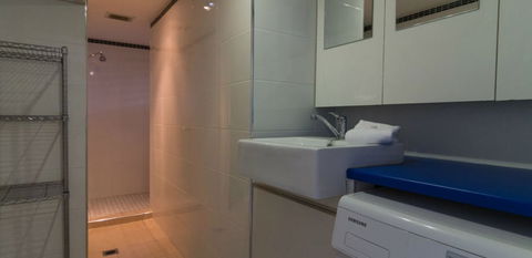 Durham Court Holiday Apartments - Queensland Tourism 6