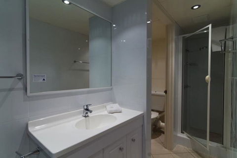 Durham Court Holiday Apartments - Queensland Tourism 4