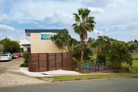 Bombora Resort - Queensland Tourism 1