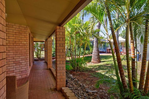 Karratha International Hotel - Queensland Tourism 1