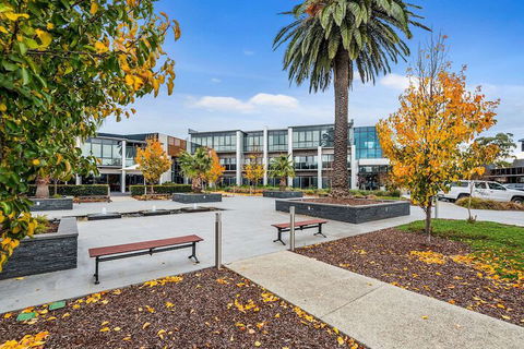Quality Hotel Taylors Lakes - Queensland Tourism 2
