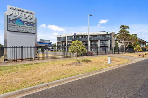 Quality Hotel Taylors Lakes - Queensland Tourism 6