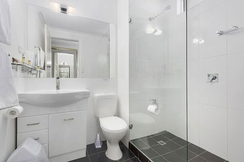 Beachfront Voyager Motor Inn - Queensland Tourism 4