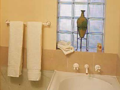 Lido Boutique Apartments - QLD Tourism 0