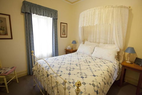 Robe House - Queensland Tourism 6