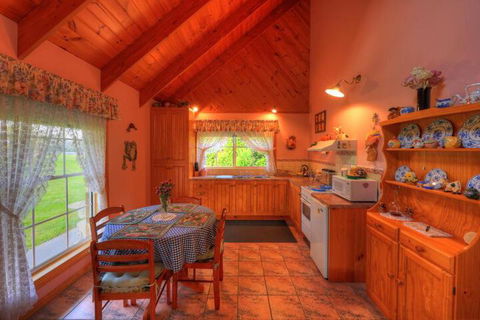 Rosebank Cottage Collection - Queensland Tourism 4