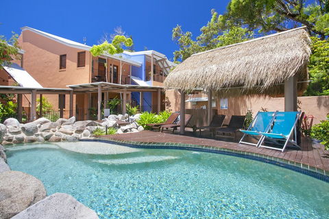L'Auberge Noosa - QLD Tourism 1