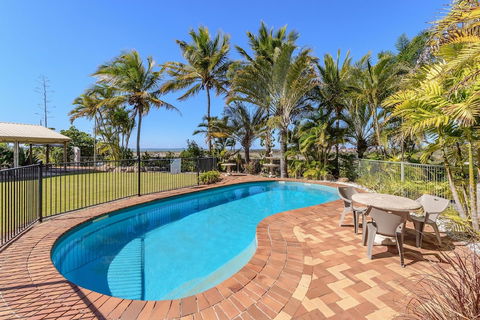 Camelot Motel - Queensland Tourism 3