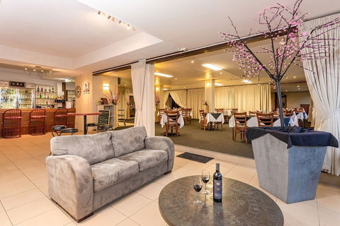 Camelot Motel - Queensland Tourism 5