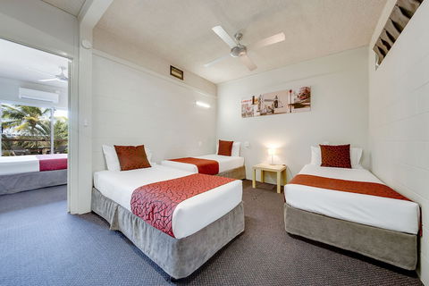 Camelot Motel - Queensland Tourism 6