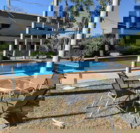Pine Tree Motel - Queensland Tourism