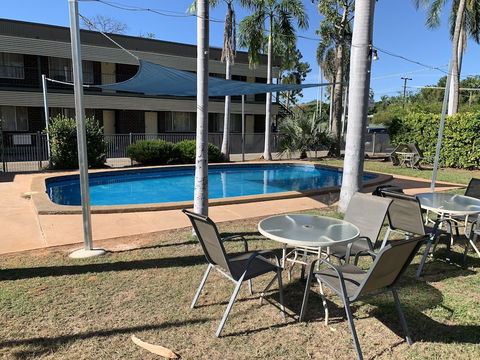 Pine Tree Motel - QLD Tourism 0
