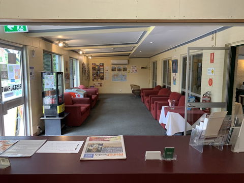 Pine Tree Motel - QLD Tourism 3