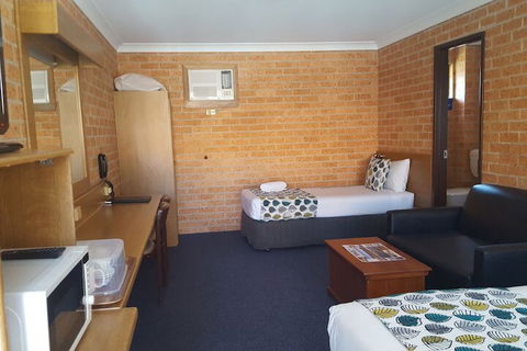 Royal Palms Motor Inn - QLD Tourism 6