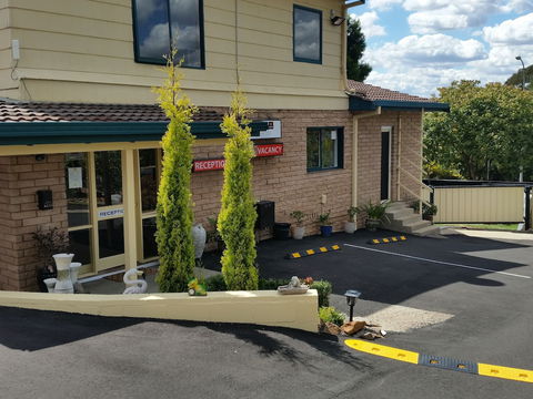 Hideaway Motor Inn Armidale - QLD Tourism 1