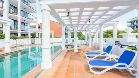 Aegean Apartments - Queensland Tourism 6