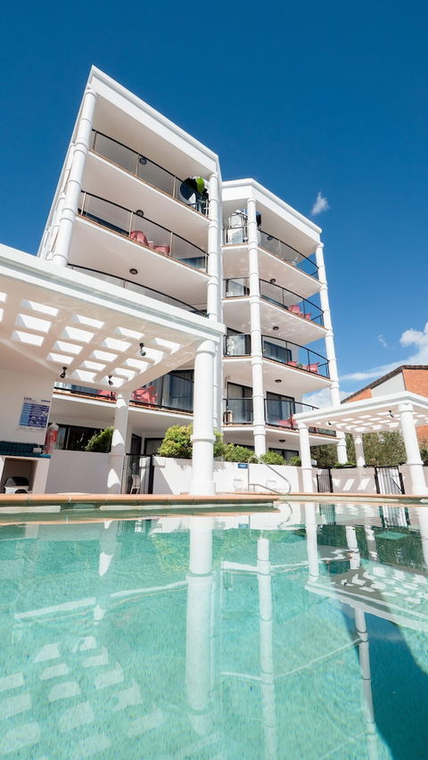 Aegean Apartments - Queensland Tourism 5