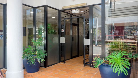 Aegean Apartments - Queensland Tourism 1