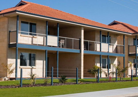 Pinnacles Edge Resort - Queensland Tourism 1