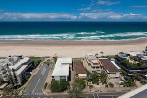 Norfolk Luxury Beachfront Apartments - QLD Tourism 0