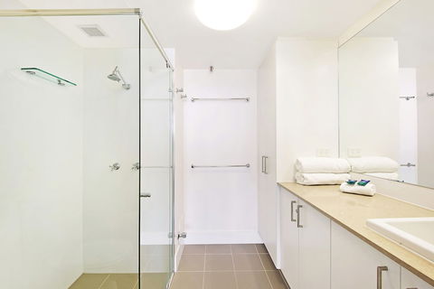 Surfers International Gold Coast Accommodation - QLD Tourism 6