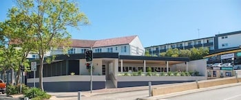 Seabreeze Hotel - QLD Tourism 0