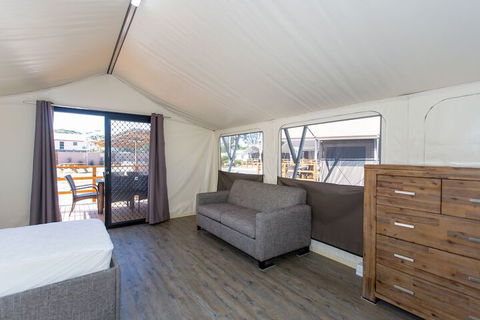 Shoal Bay Holiday Park - QLD Tourism 3